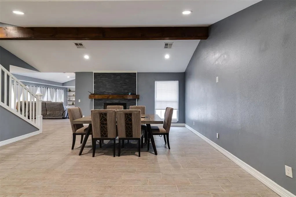 Photo 4 — 617 N Falcon Way, Mustang, OK 73064