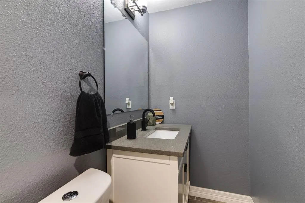 Photo 7 — 617 N Falcon Way, Mustang, OK 73064