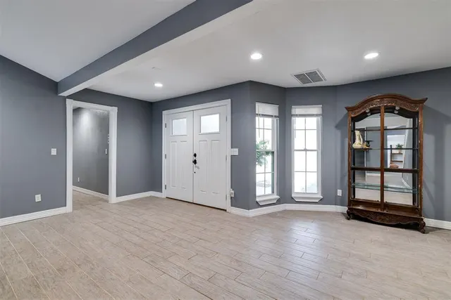 Photo 8 — 617 N Falcon Way, Mustang, OK 73064