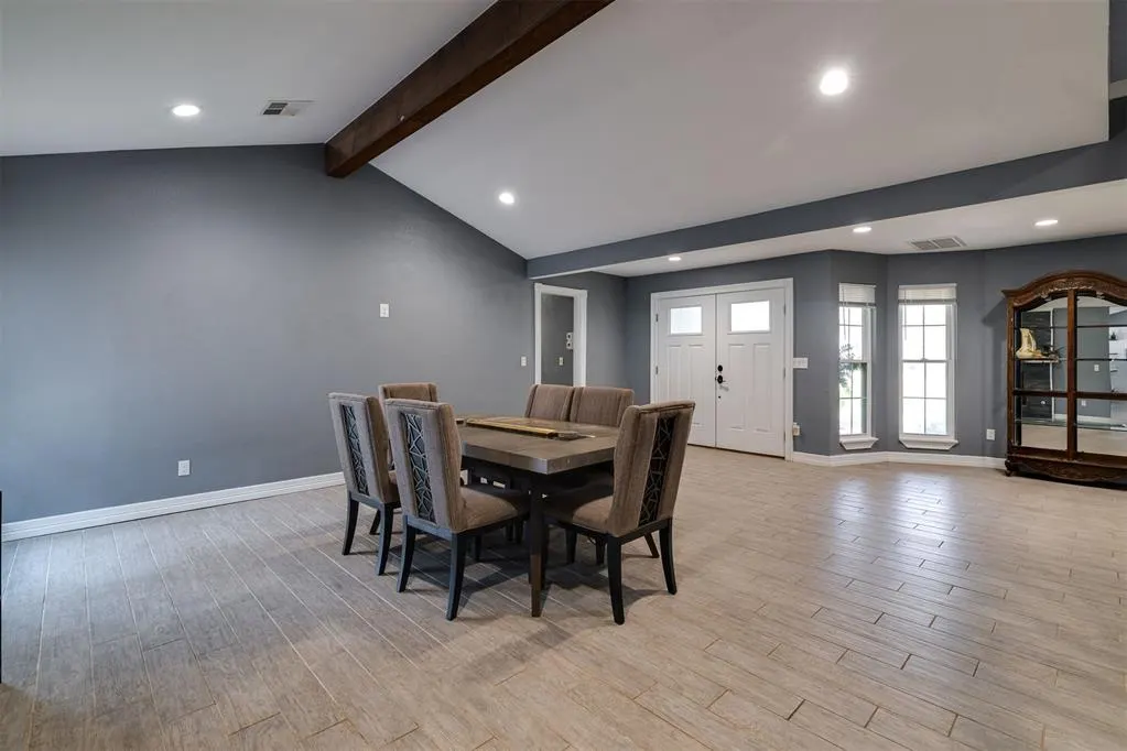 Photo 9 — 617 N Falcon Way, Mustang, OK 73064