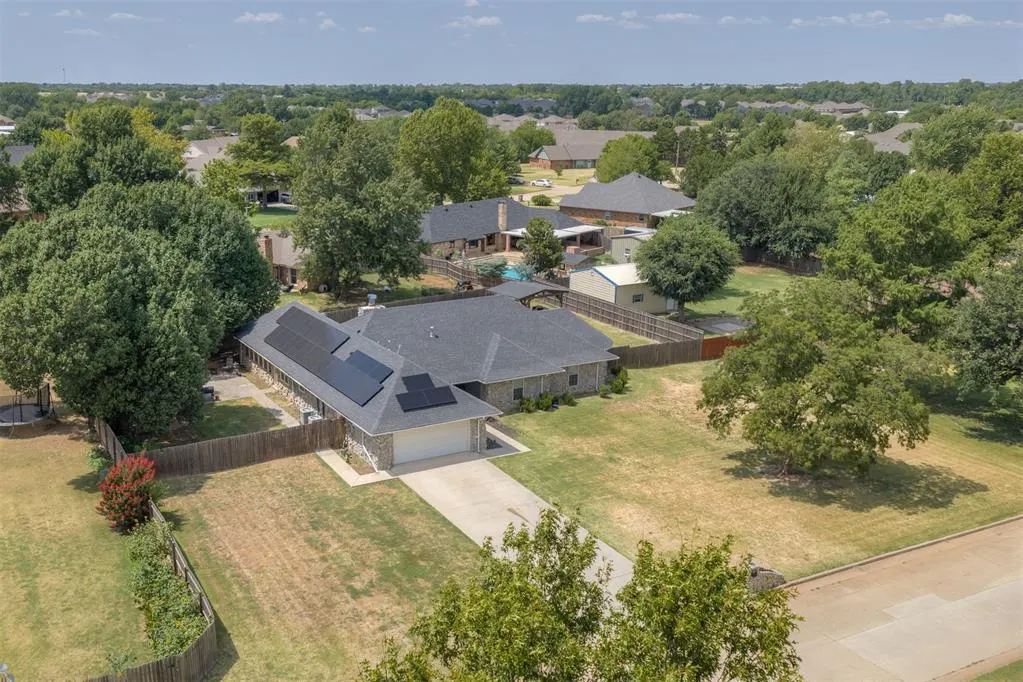 Photo 41 — 617 N Falcon Way, Mustang, OK 73064