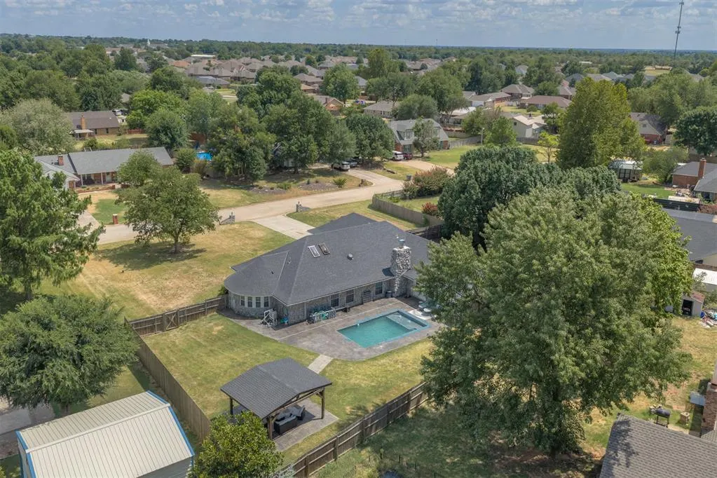 Photo 42 — 617 N Falcon Way, Mustang, OK 73064