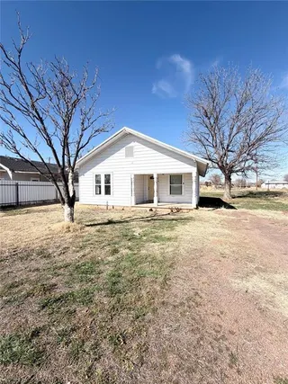 Sold home at 214 W Dorothy Street