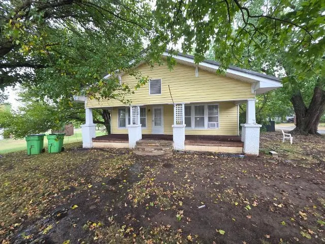 Photo 6 — 128 S 4th Street, Okemah, OK 74859