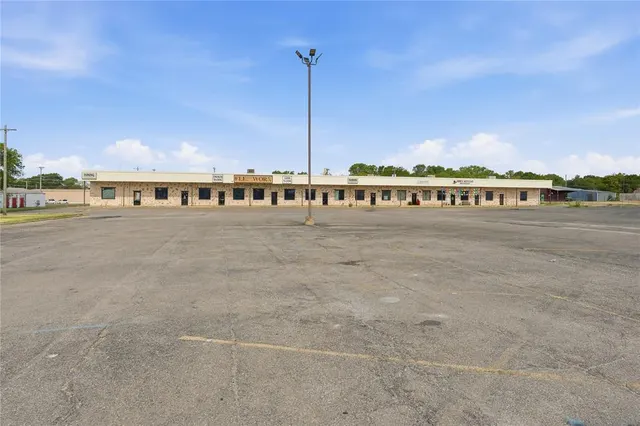 Photo 2 — 605 S Green Avenue, Purcell, OK 73080