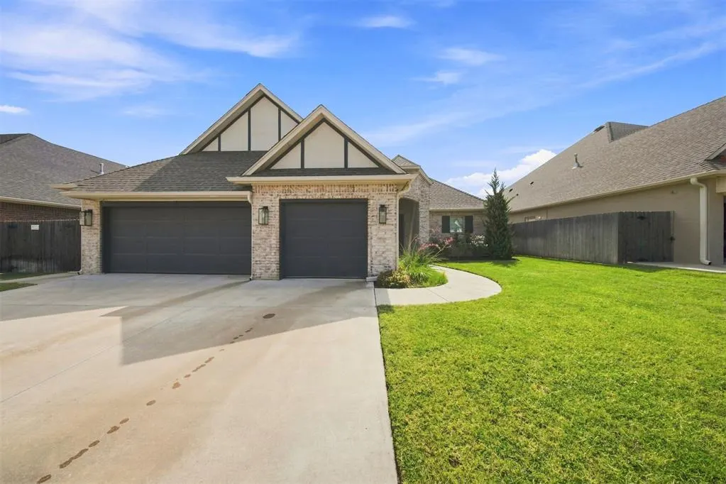 Photo 16 — 10608 NW Emily Circle, Oklahoma City, OK 73120