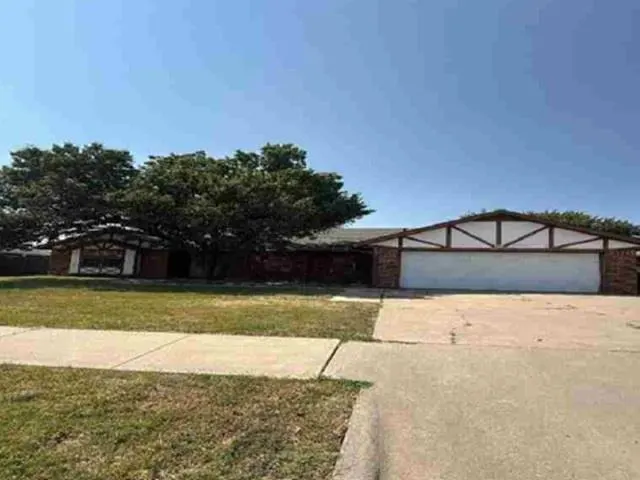 Photo 2 — 11825 S Douglas Avenue, Oklahoma City, OK 73170