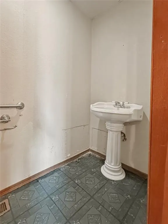 Photo 19 — 1804 Golf Course Drive, El Reno, OK 73036