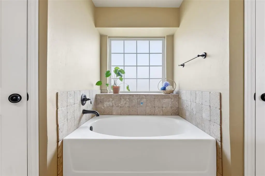 Photo 17 — 604 Apple Tree Lane, Moore, OK 73160