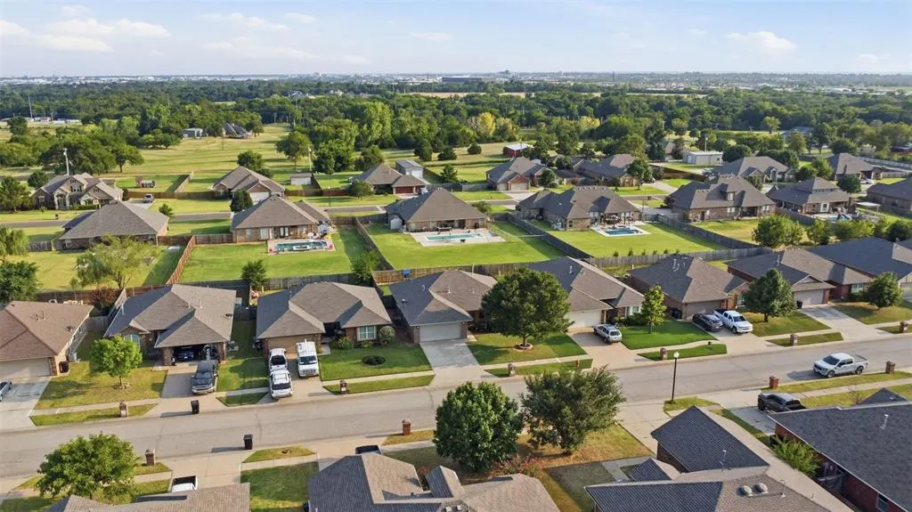 Photo 30 — 604 Apple Tree Lane, Moore, OK 73160
