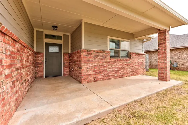 Photo 2 — 225 SW 148th Street, Oklahoma City, OK 73170