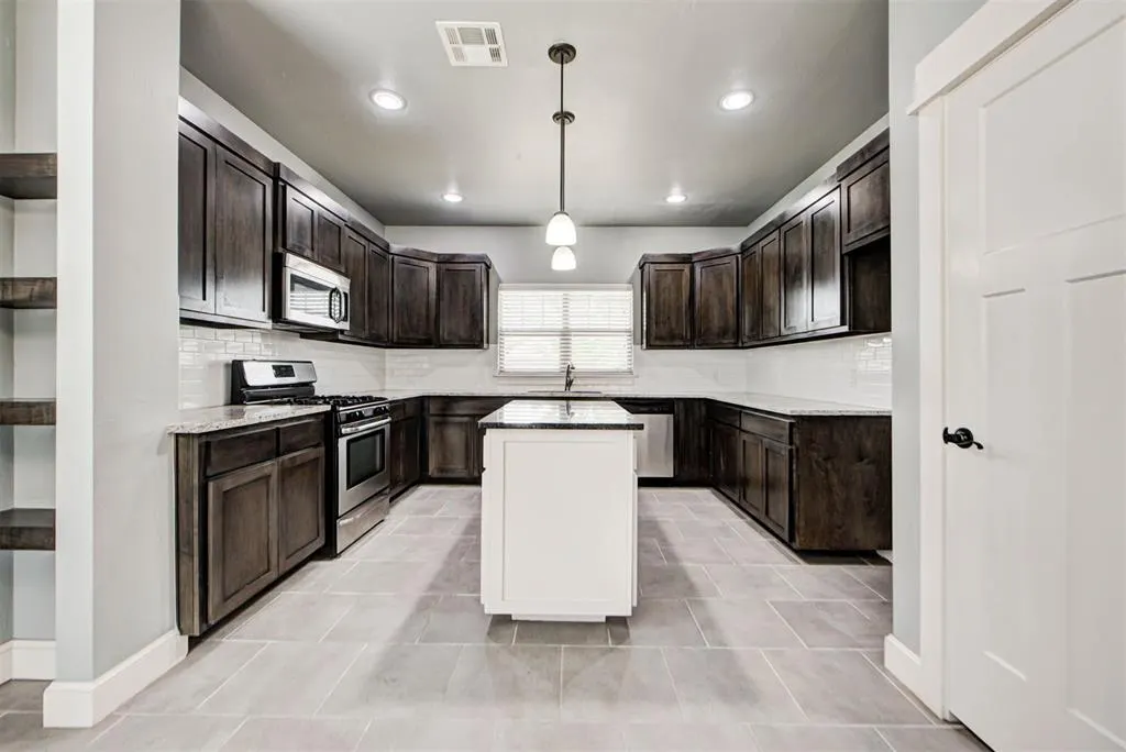 Photo 13 — 225 SW 148th Street, Oklahoma City, OK 73170