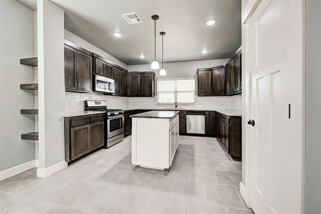 Photo 14 — 225 SW 148th Street, Oklahoma City, OK 73170