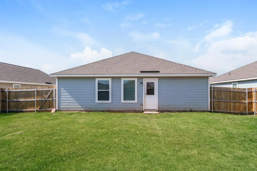 Photo 15 — 10909 SW 23rd Place, Yukon, OK 73099