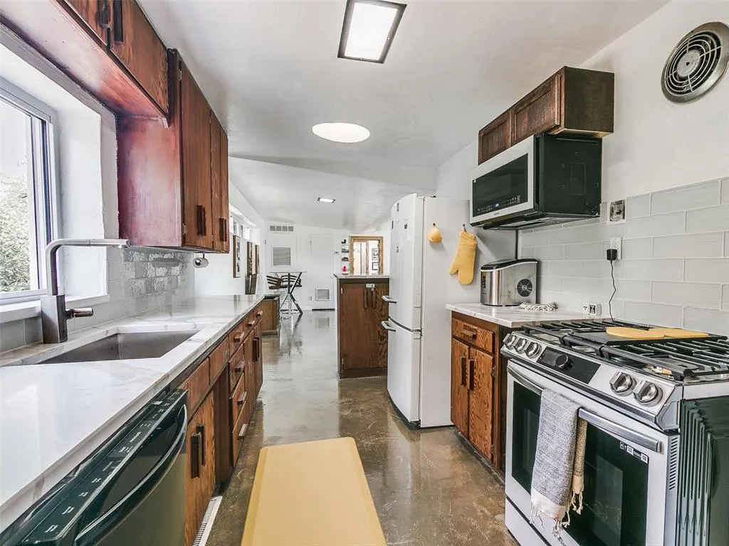 Photo 24 — 3200 Norcrest Drive, Forest Park, OK 73121