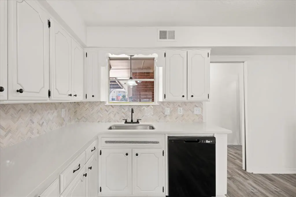 Photo 5 — 141 W Silver Meadow Drive, Midwest City, OK 73110