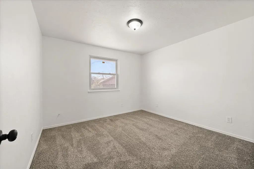 Photo 12 — 141 W Silver Meadow Drive, Midwest City, OK 73110