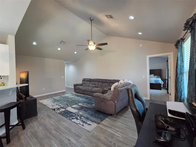 Photo 5 — 1916 Twisted Oak Court, Shawnee, OK 74804