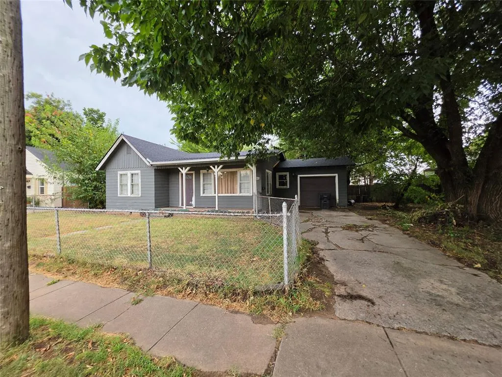 Front exterior — 6908 NW 42nd Street, Bethany, OK 73008