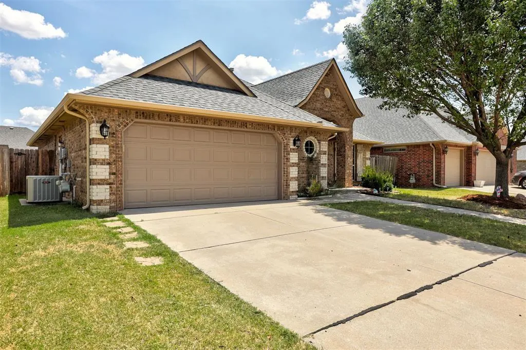 Photo 2 — 17216 Triana Drive, Oklahoma City, OK 73170