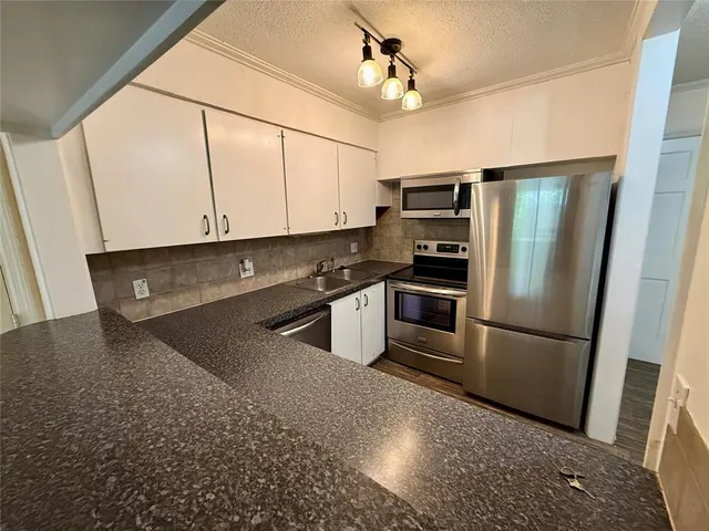 Photo 6 — 6100 N Brookline Avenue 25, Oklahoma City, OK 73112