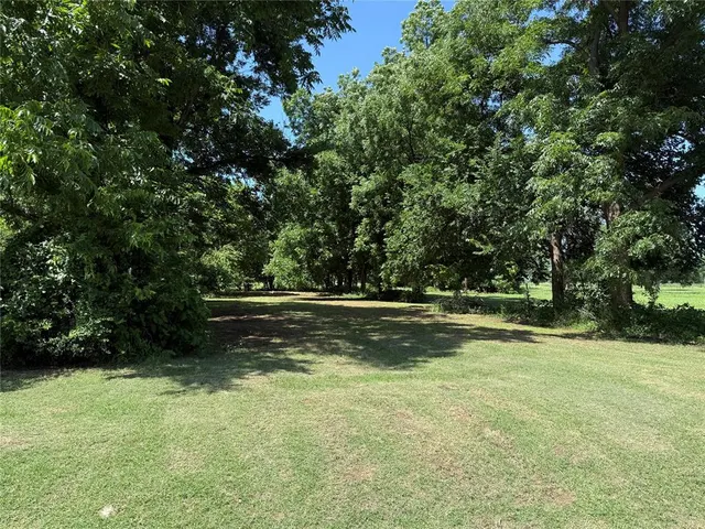 Photo 3 — 912 W Logan Avenue, Guthrie, OK 73044