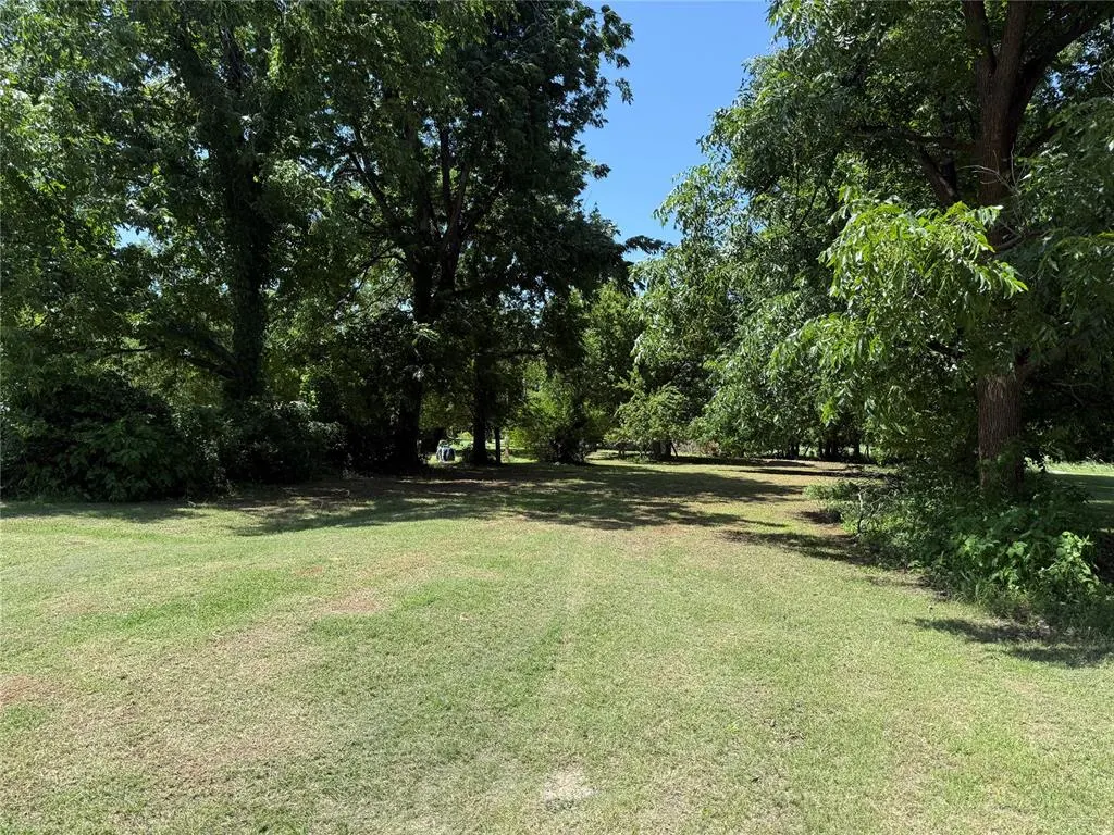 Photo 4 — 912 W Logan Avenue, Guthrie, OK 73044
