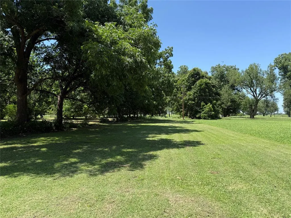 Photo 6 — 912 W Logan Avenue, Guthrie, OK 73044