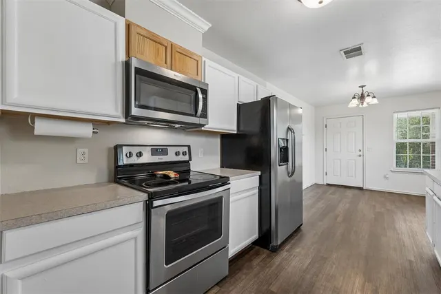 Photo 8 — 637 SW 11th Street, Blanchard, OK 73010