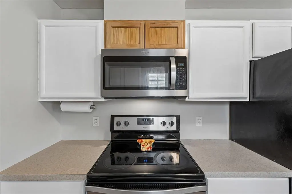 Photo 9 — 637 SW 11th Street, Blanchard, OK 73010