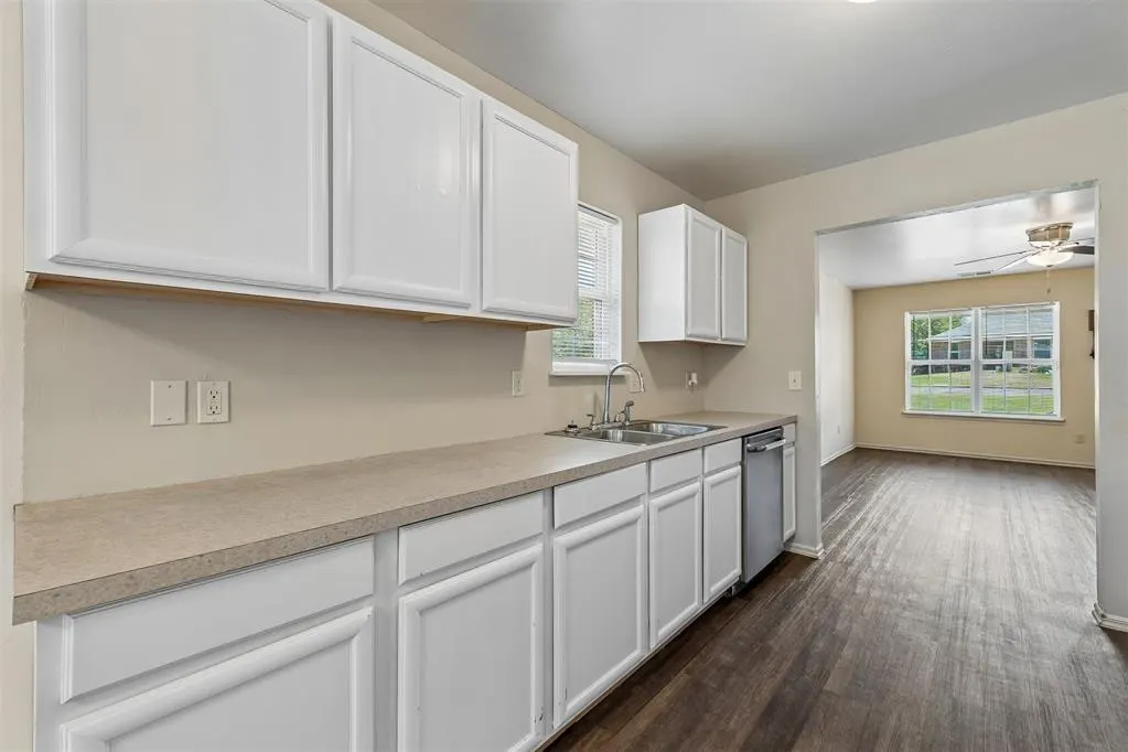 Photo 13 — 637 SW 11th Street, Blanchard, OK 73010