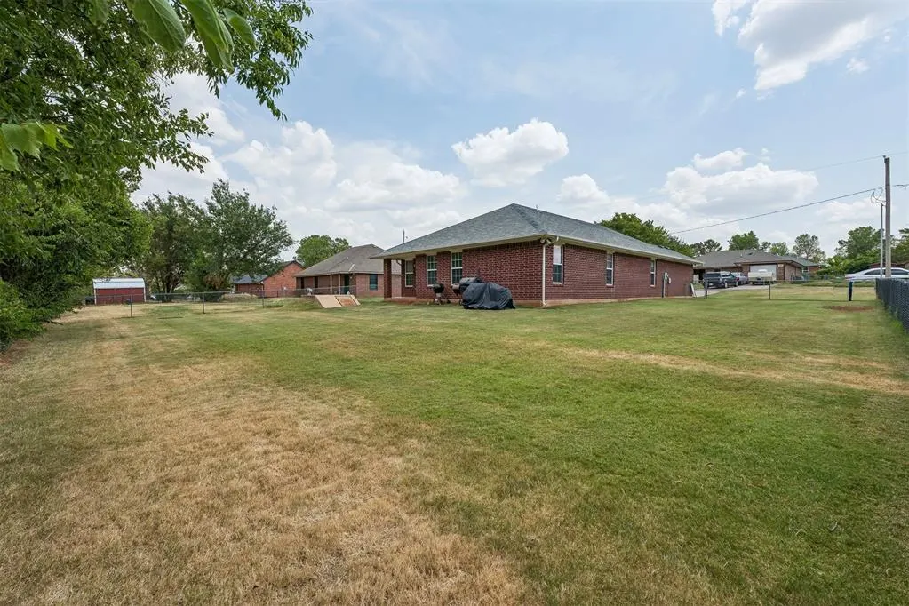 Photo 38 — 637 SW 11th Street, Blanchard, OK 73010