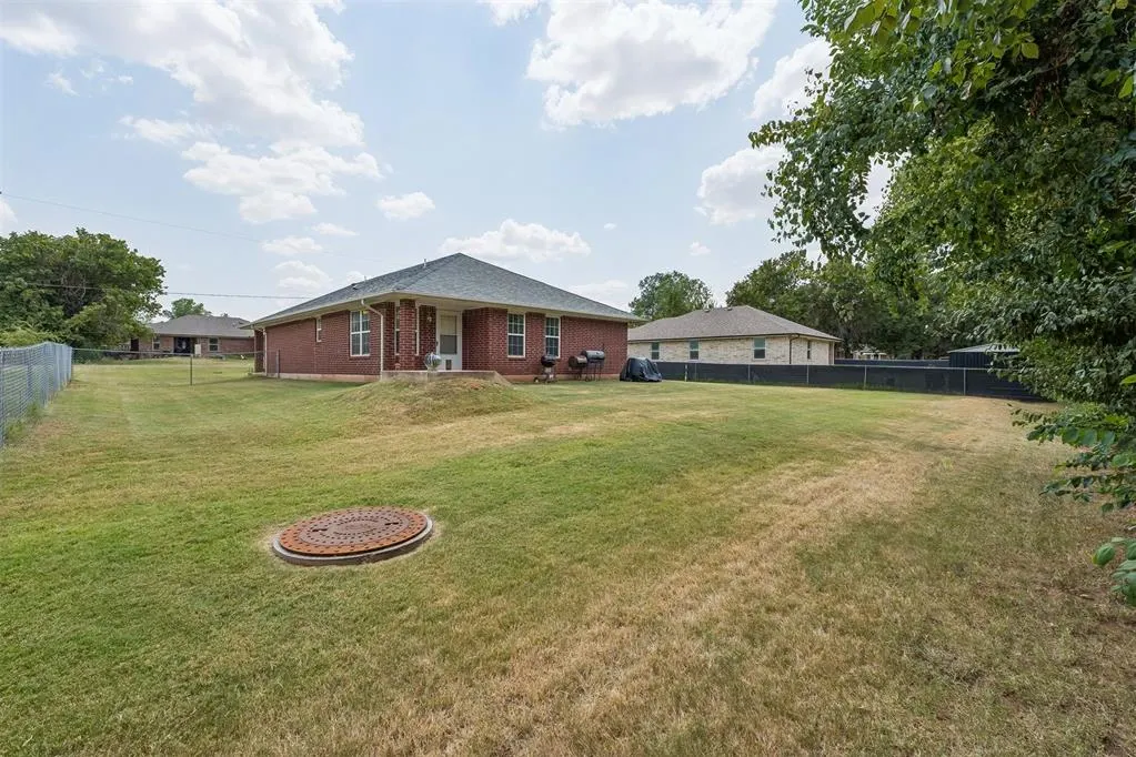Photo 39 — 637 SW 11th Street, Blanchard, OK 73010