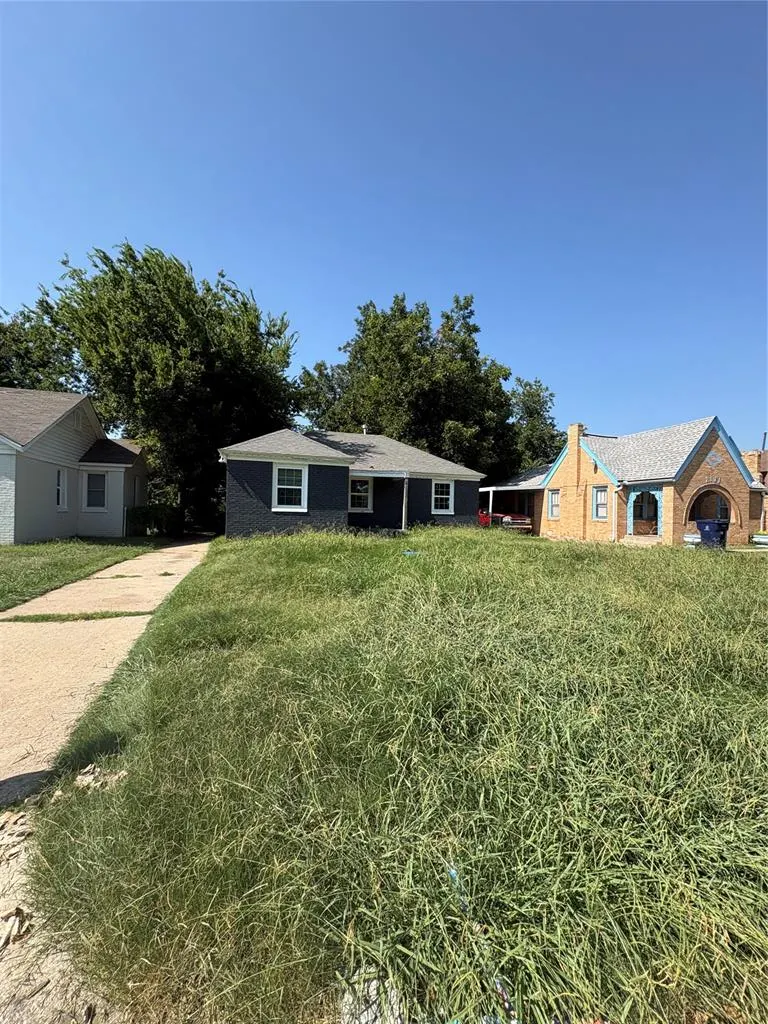 Photo 2 — 2117 NE 17th Street, Oklahoma City, OK 73111