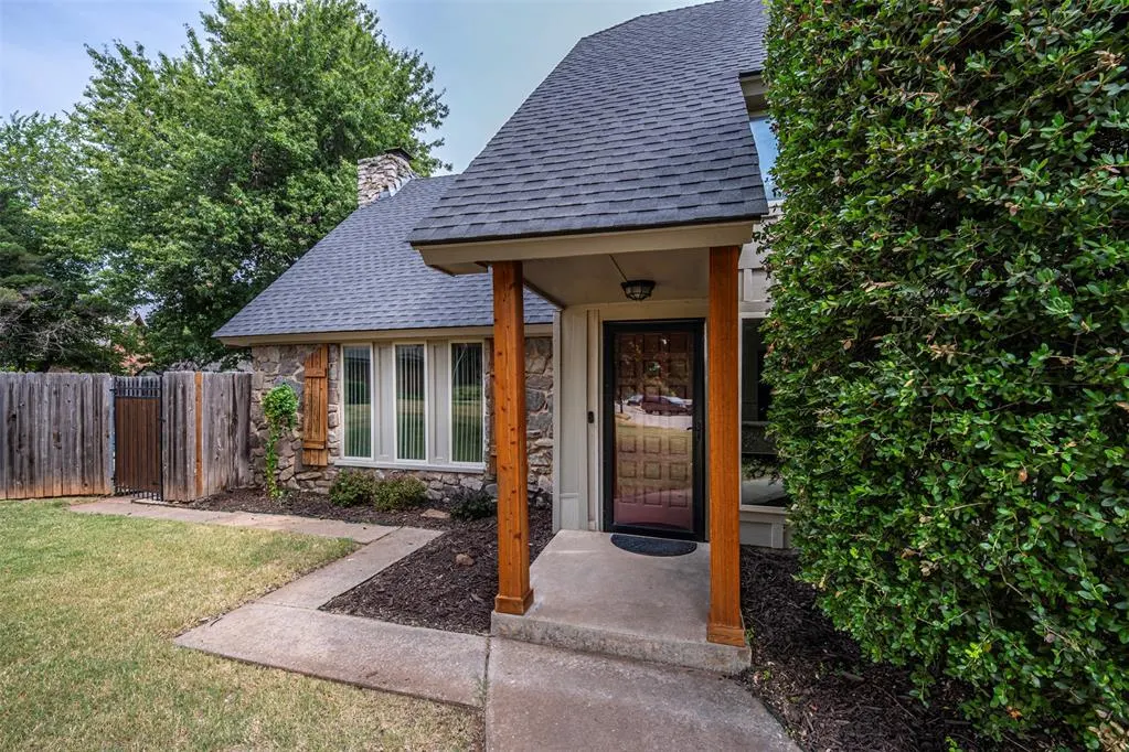 Front exterior — 11017 Chancellor Court, Yukon, OK 73099