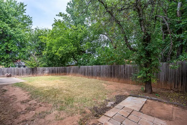 Photo 4 — 11017 Chancellor Court, Yukon, OK 73099