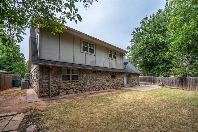 Photo 5 — 11017 Chancellor Court, Yukon, OK 73099