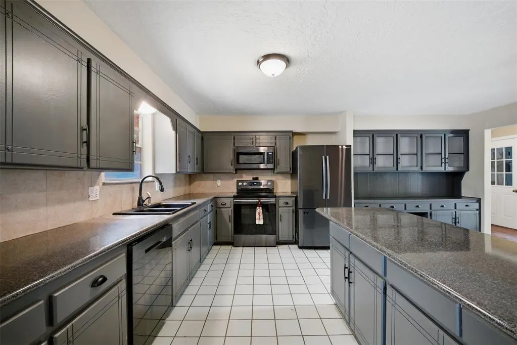 Photo 19 — 11017 Chancellor Court, Yukon, OK 73099