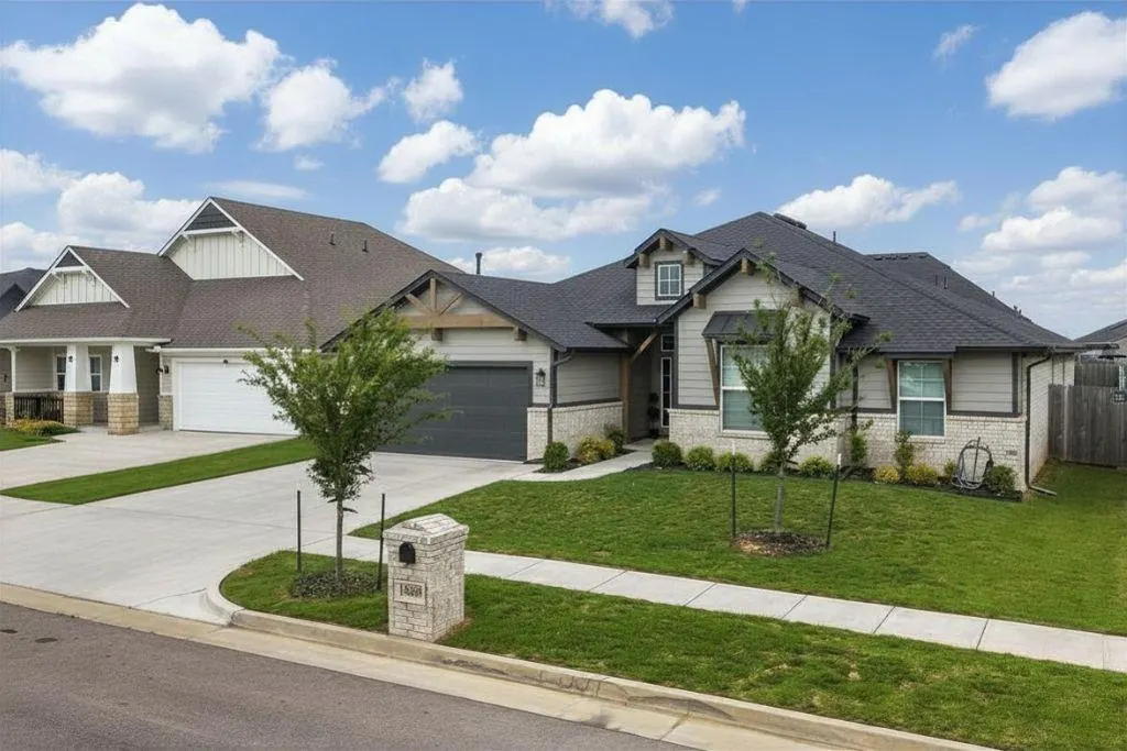 Photo 3 — 15809 Bison Drive, Oklahoma City, OK 73170