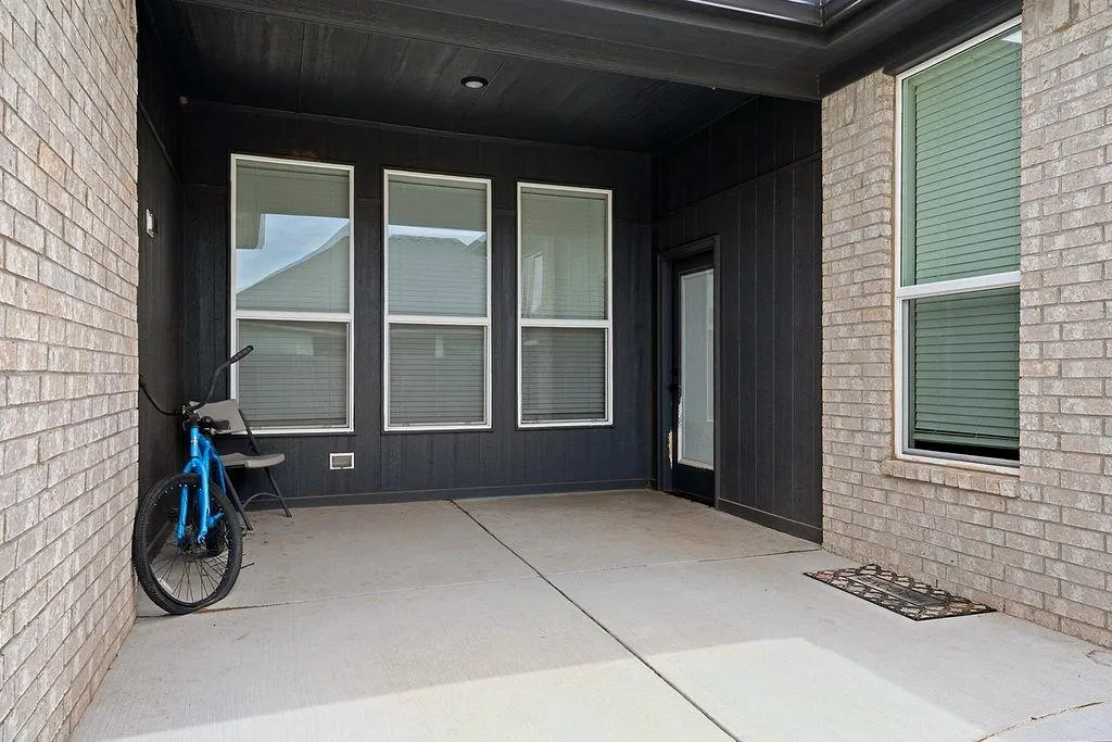 Photo 5 — 15809 Bison Drive, Oklahoma City, OK 73170