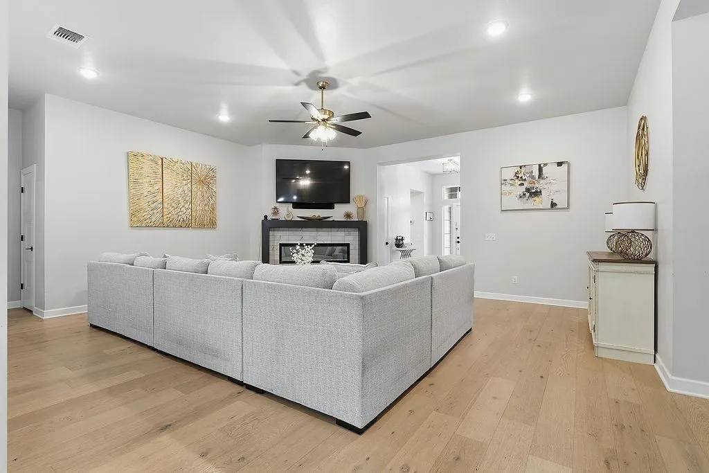 Photo 10 — 15809 Bison Drive, Oklahoma City, OK 73170