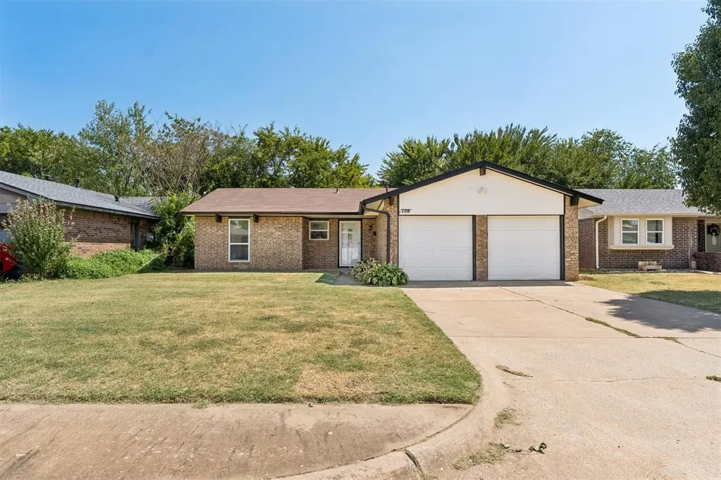 Front exterior — 708 Willow Ridge Place, Edmond, OK 73003