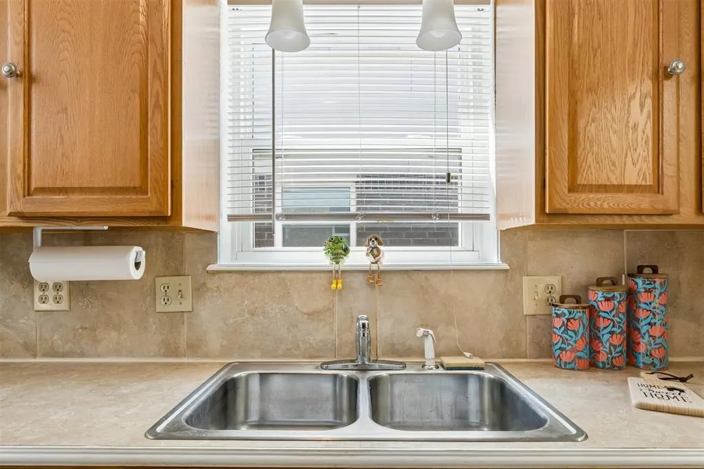 Photo 18 — 708 Willow Ridge Place, Edmond, OK 73003
