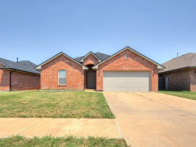 Photo 4 — 725 NW 121st Terrace, Oklahoma City, OK 73114