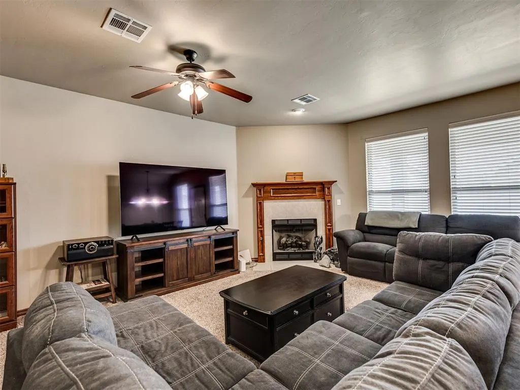 Photo 8 — 725 NW 121st Terrace, Oklahoma City, OK 73114