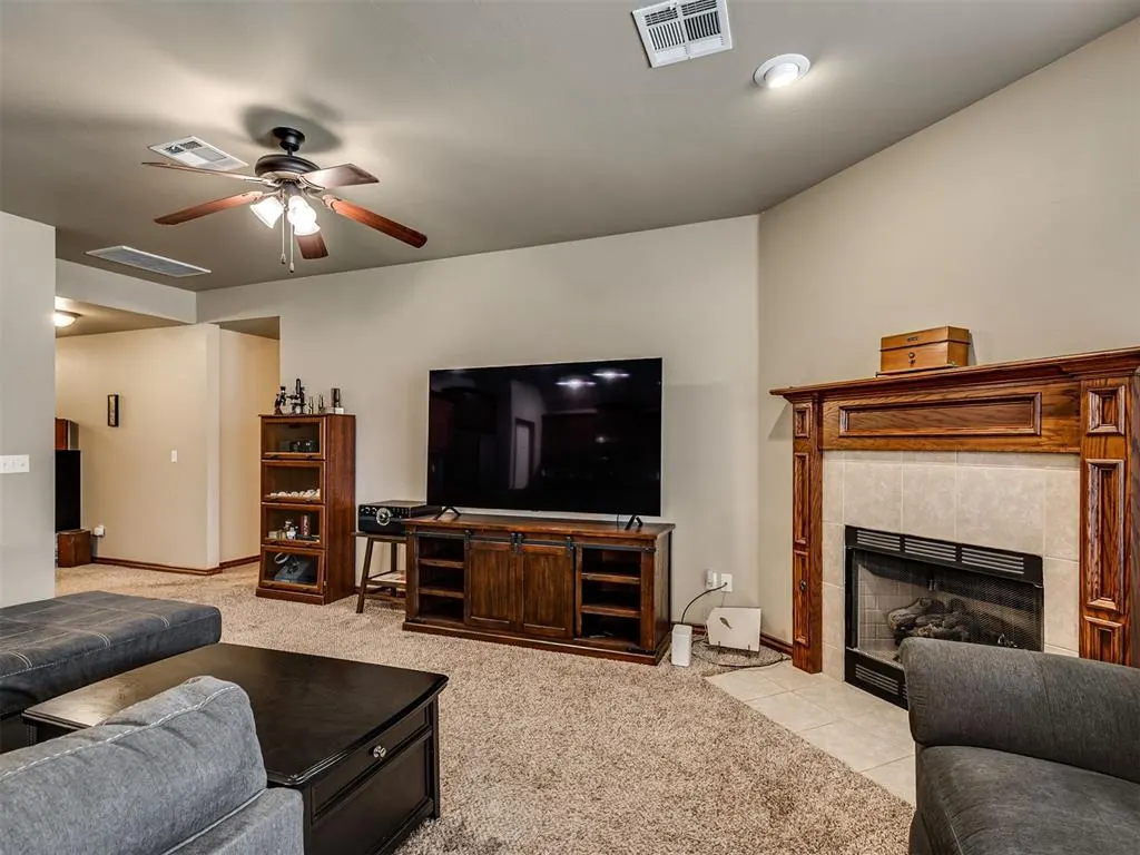 Photo 9 — 725 NW 121st Terrace, Oklahoma City, OK 73114