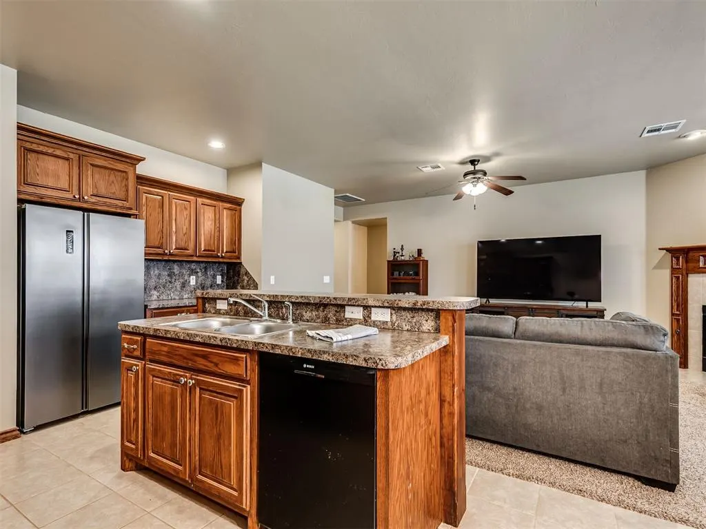 Photo 14 — 725 NW 121st Terrace, Oklahoma City, OK 73114