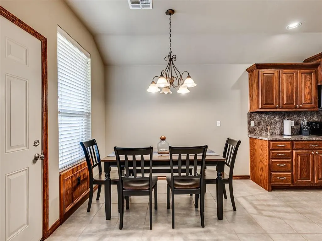 Photo 15 — 725 NW 121st Terrace, Oklahoma City, OK 73114