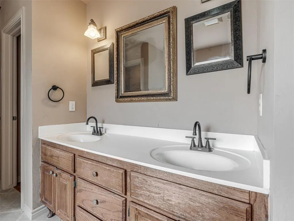 Photo 14 — 2373 Elm Tree Lane, Blanchard, OK 73010