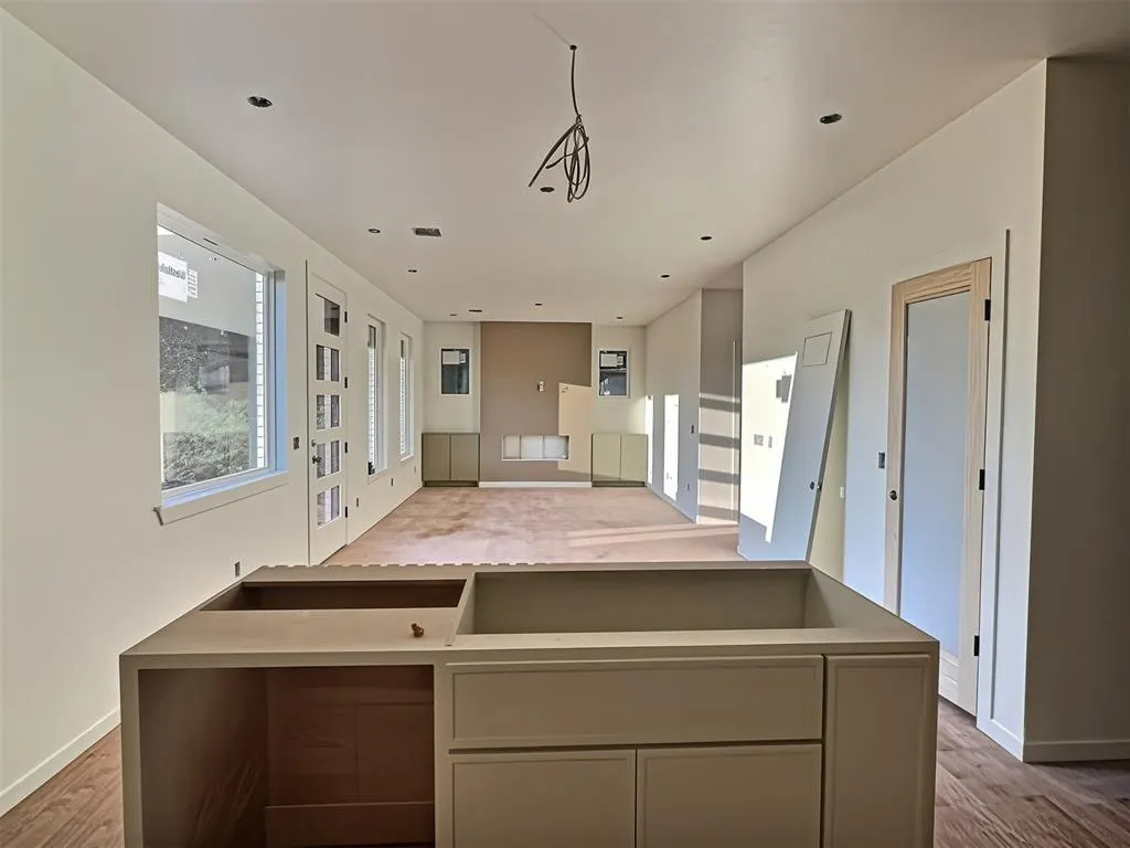 Photo 3 — 1620 N Miramar Boulevard, Oklahoma City, OK 73117